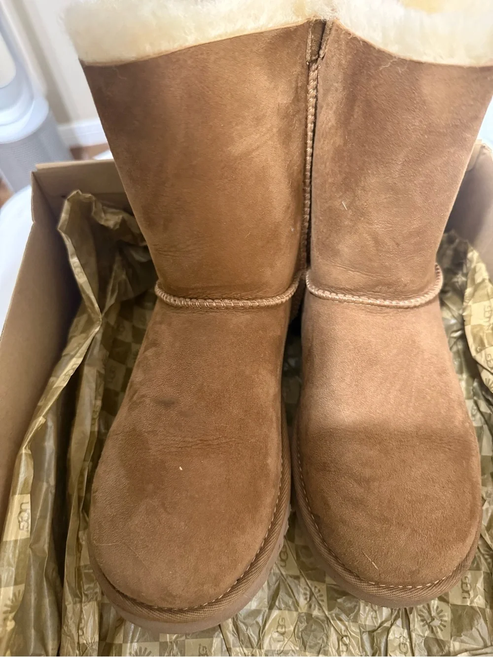 UGG Chestnut Bailey Bow Suede boots